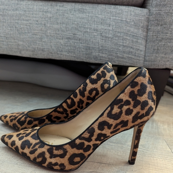 Leopard Pumps - Picture 4 of 6